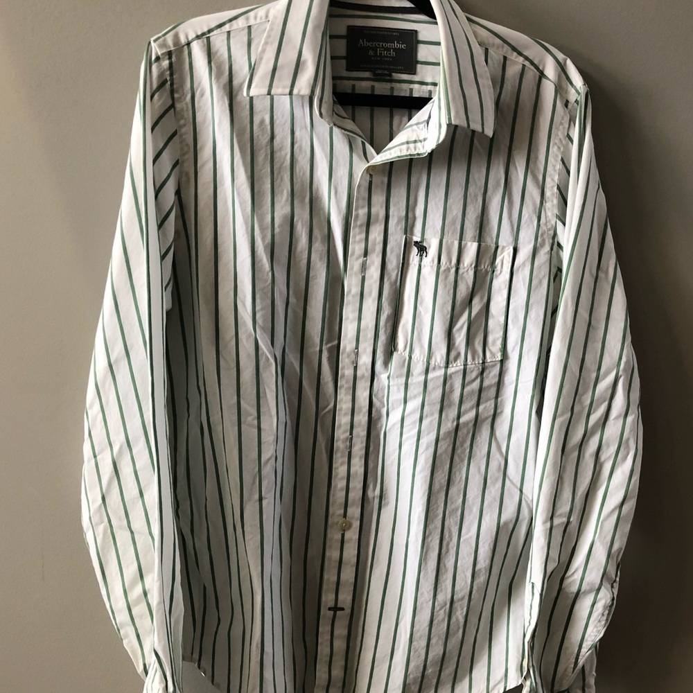 ☘️Abercrombie and Fitch men’s button up. LARGE